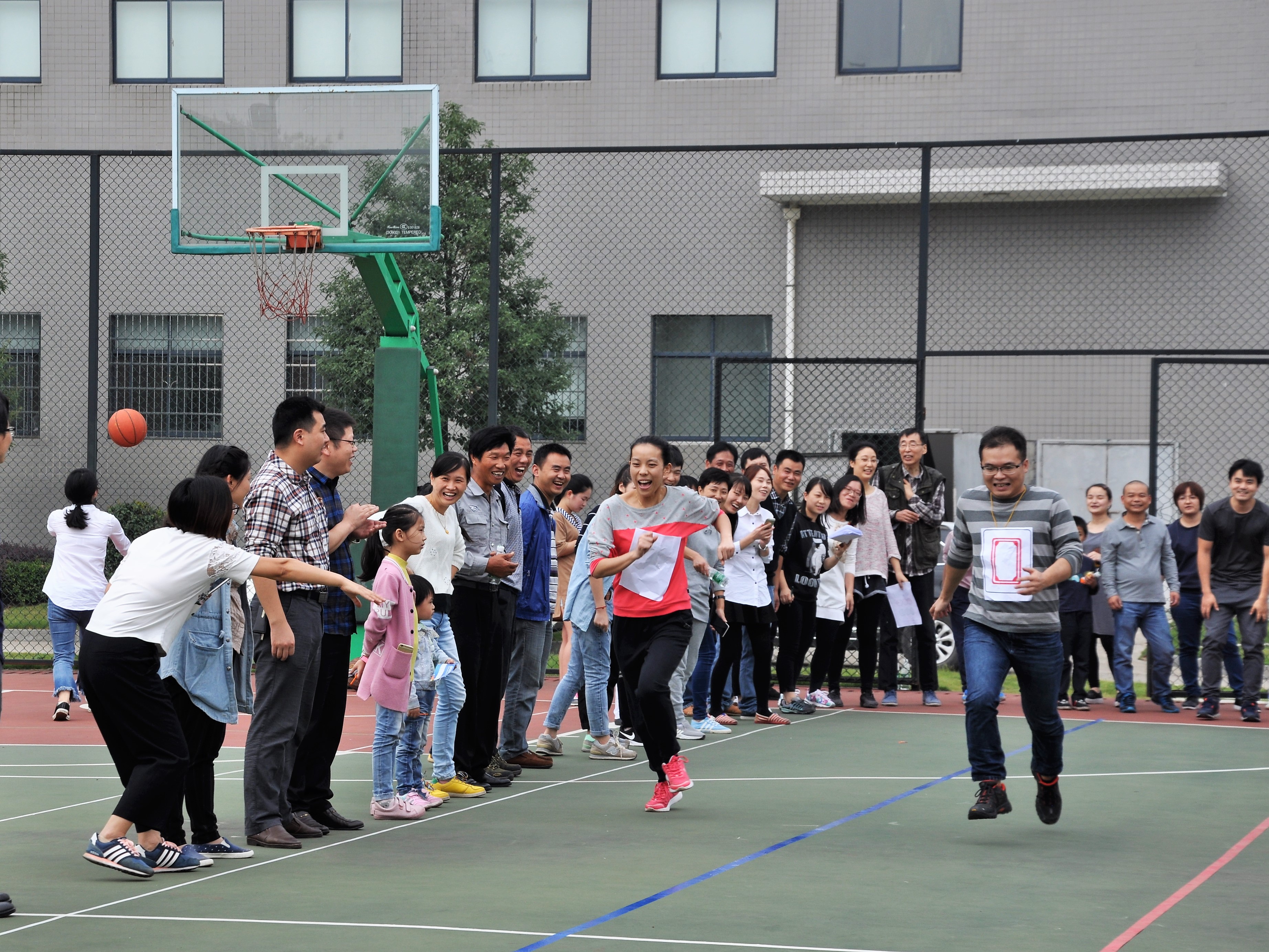 医院工会成功举办秋季趣味运动会